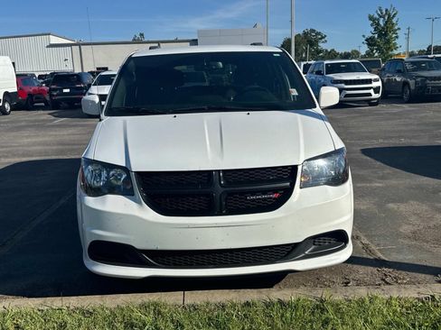 Used 2017 Dodge Grand Caravan SE FWD image 5