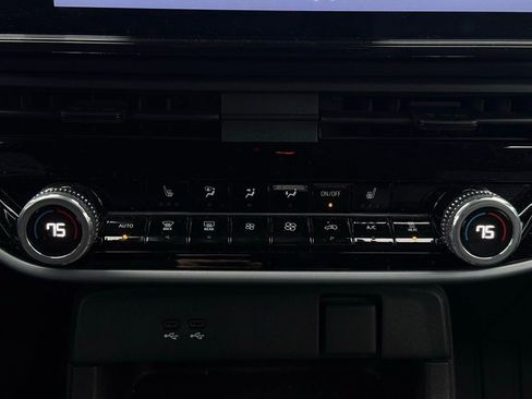 Used 2024 Honda Prologue Touring image 39