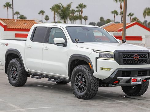 Used 2022 Nissan Frontier PRO-4X w/ Pro-4X Premium Package AWD/4WD image 4