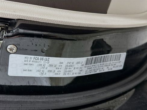 Used 2020 Chrysler Pacifica Touring image 32