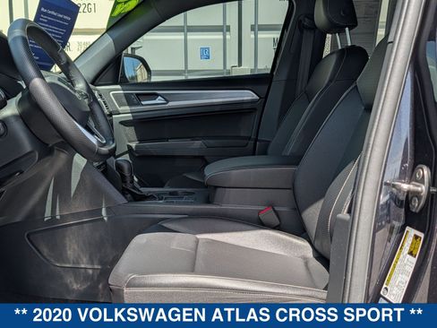 Used 2020 Volkswagen Atlas Cross Sport SE w/ Panoramic Sunroof Package FWD image 22