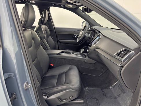 Used 2020 Volvo XC90 T6 Momentum image 14