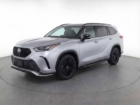 Used 2025 Toyota Highlander XSE image 1