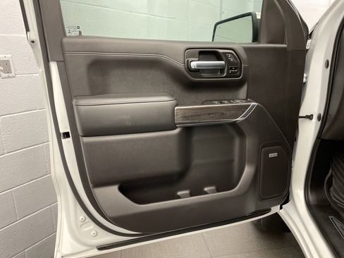 Used 2020 Chevrolet Silverado 1500 LTZ w/ LTZ Premium Package image 25