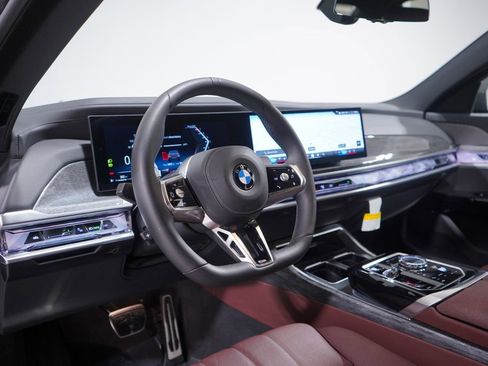 Used 2026 BMW 740i w/ Executive Package RWD image 6