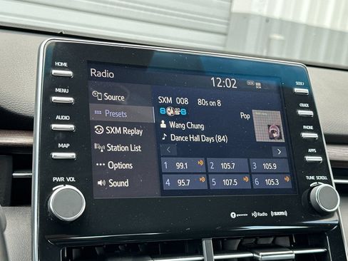Used 2022 Toyota Avalon XLE FWD image 16
