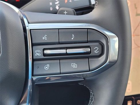 New 2026 GMC Terrain Denali w/ LPO, Black Badging Package image 18