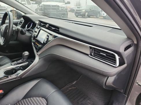 Used 2018 Toyota Camry SE image 17