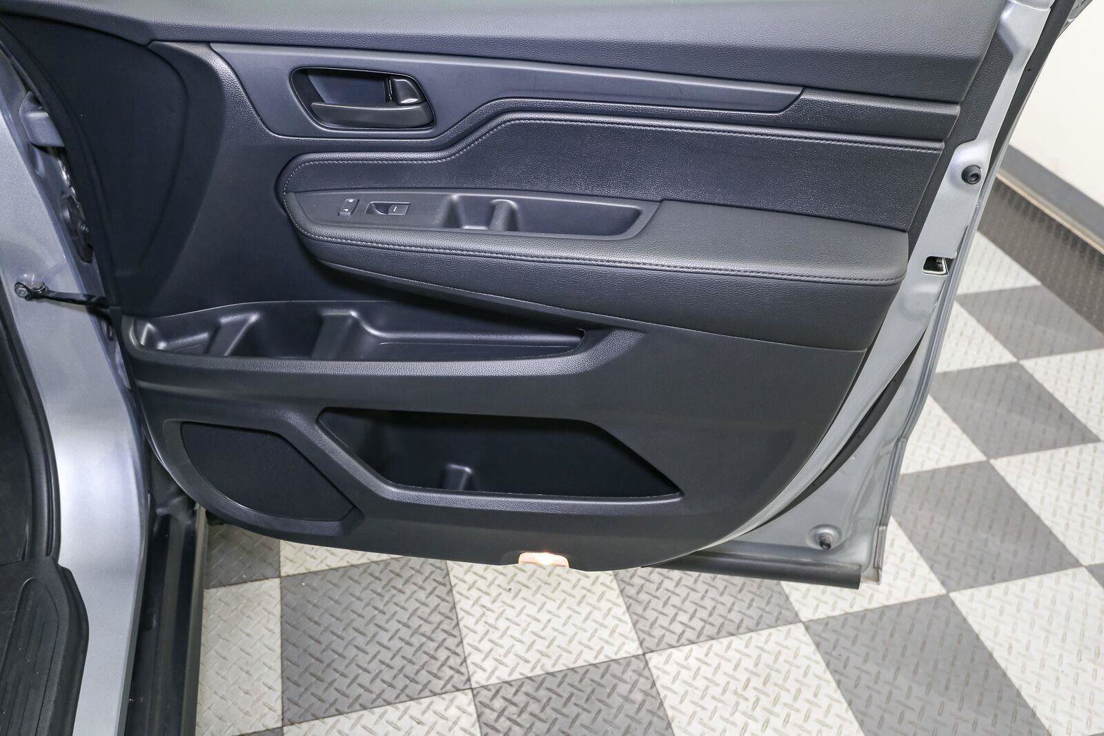 Used 2025 Honda Odyssey EX-L image 18