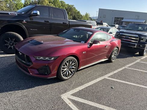 Used 2025 Ford Mustang GT Premium image 8