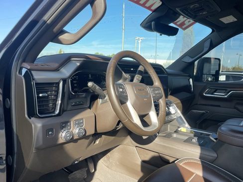 Used 2024 GMC Sierra 2500 Denali w/ Denali Reserve Package image 10