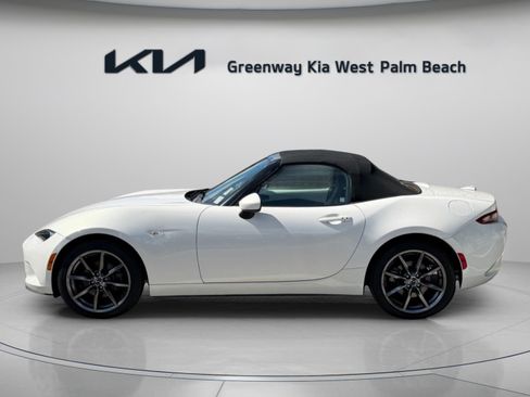 Used 2016 MAZDA MX-5 Miata Grand Touring RWD image 4