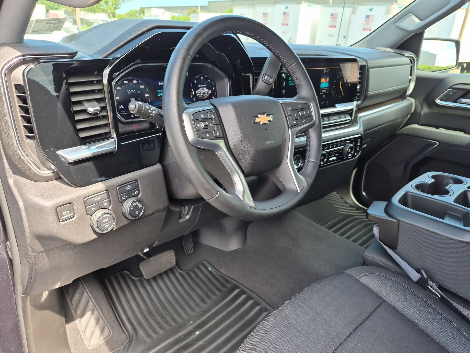 Certified 2024 Chevrolet Silverado 1500 LT AWD/4WD image 10