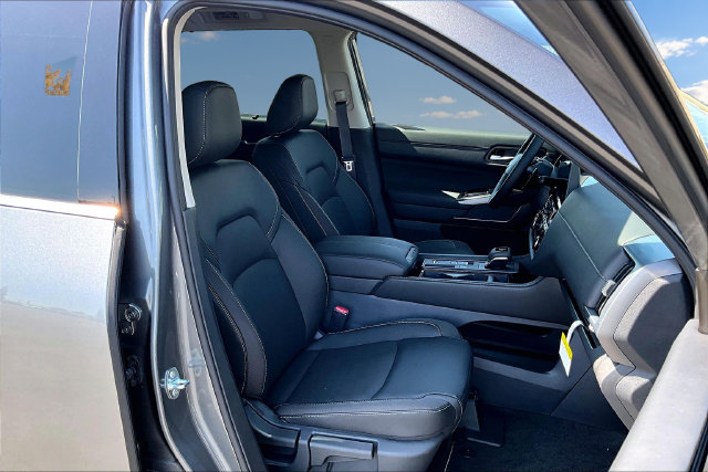 New 2026 Nissan Pathfinder SL w/ SL Premium Package FWD image 10