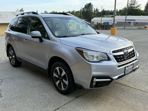Used 2017 Subaru Forester 2.5i Limited AWD/4WD image 10