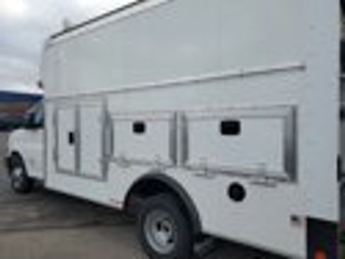 New 2025 GMC Savana 4500 w/ Power Convenience Package RWD image 4