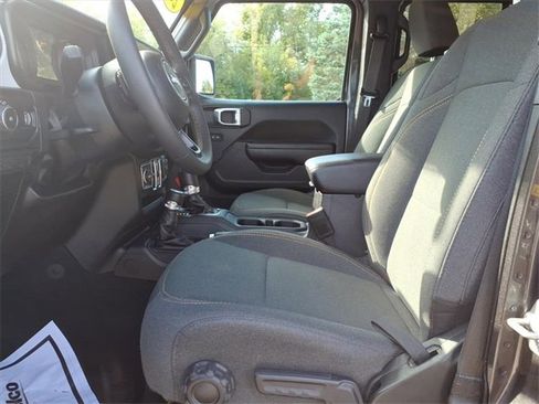 Used 2024 Jeep Wrangler Sport S image 12