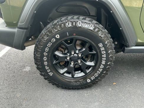 Used 2022 Jeep Wrangler Sport image 27