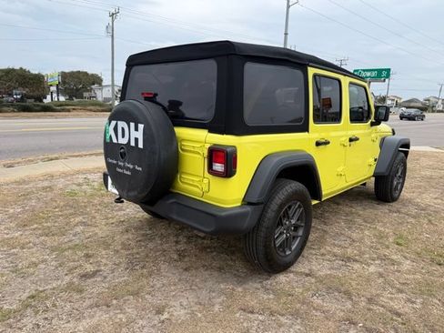 Used 2024 Jeep Wrangler Unlimited Sport AWD/4WD image 7