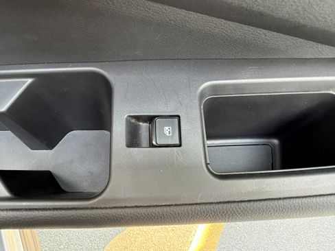 Used 2022 Nissan Pathfinder SV image 23