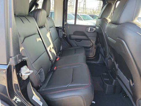 New 2026 Jeep Wrangler Unlimited Rubicon w/ Technology Group image 19
