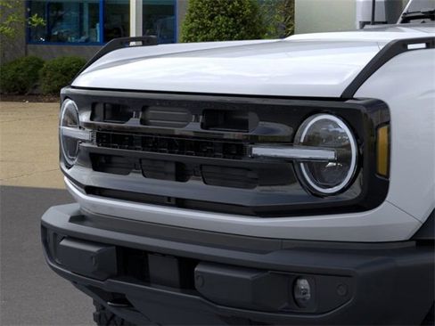 New 2025 Ford Bronco Outer Banks w/ Sasquatch Package image 19
