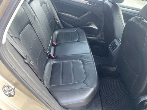 Used 2015 Volkswagen Passat 1.8T SE image 17
