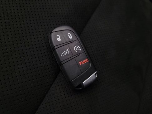 Used 2021 Jeep Grand Cherokee Laredo X RWD image 32