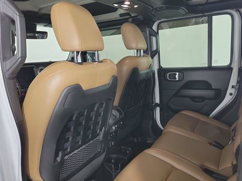 Used 2020 Jeep Gladiator Rubicon AWD/4WD image 8
