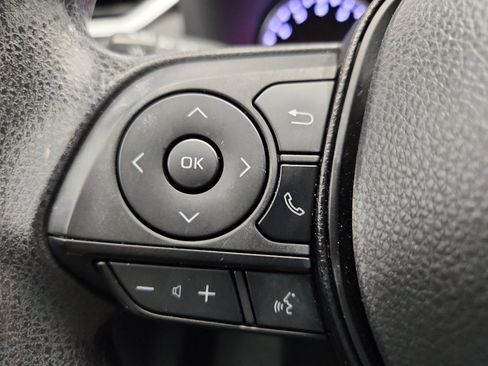 Used 2022 Toyota RAV4 XLE image 12