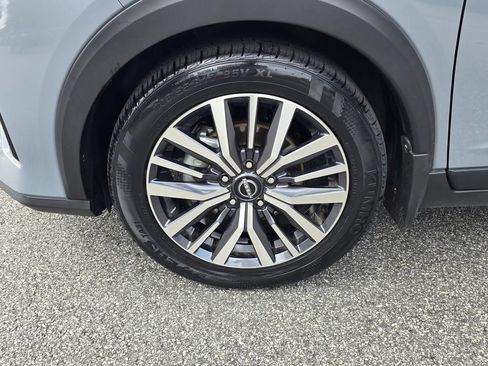 Used 2024 Nissan Kicks SV w/ Interior Electronics Package FWD image 10