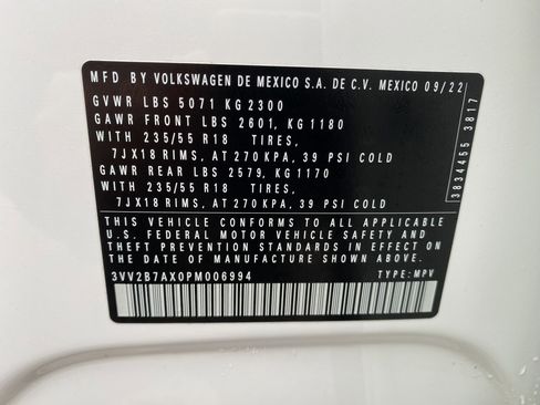 Used 2023 Volkswagen Tiguan SE image 37
