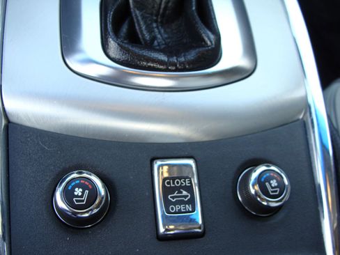 Used 2011 INFINITI G37 Sport w/ Premium Pkg image 21