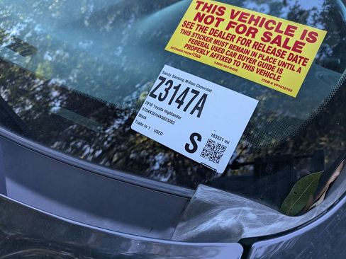 Used 2010 Toyota Highlander SE image 6