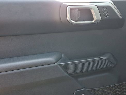 Certified 2025 Ford Bronco Badlands w/ Sasquatch Package AWD/4WD image 13