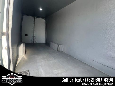 Used 2022 Mercedes-Benz Sprinter 2500 image 16