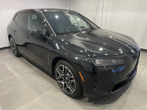 New 2026 BMW iX xDrive60 w/ M Sport Package image 3