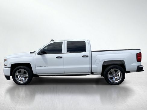 Used 2018 Chevrolet Silverado 1500 Custom w/ Custom Convenience Package RWD image 2