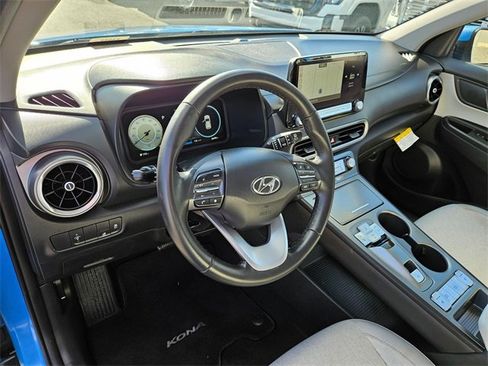 Used 2023 Hyundai Kona SEL image 17