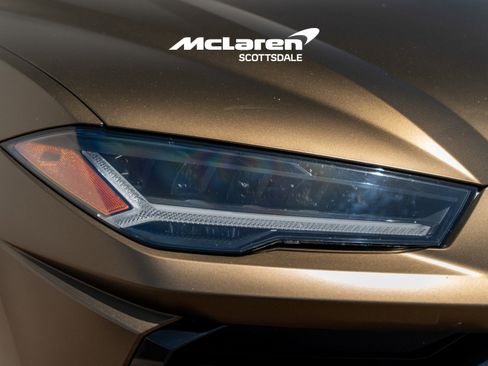 Used 2021 Lamborghini Urus AWD/4WD image 23