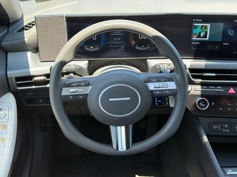 Used 2025 Hyundai Sonata SEL FWD image 23