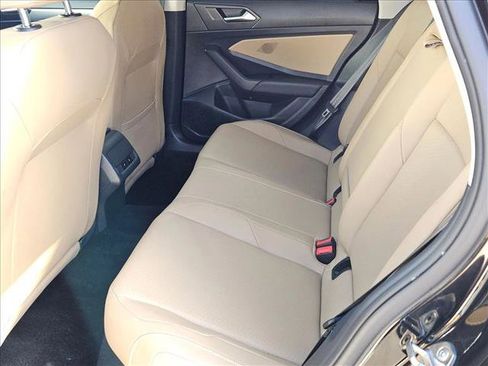 Used 2020 Volkswagen Jetta SE w/ SE Cold Weather Package image 19