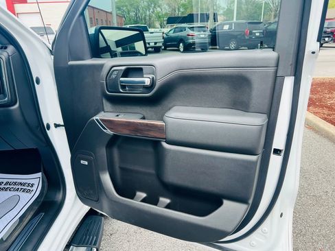 Used 2022 GMC Sierra 1500 SLT w/ SLT Convenience Package AWD/4WD image 40