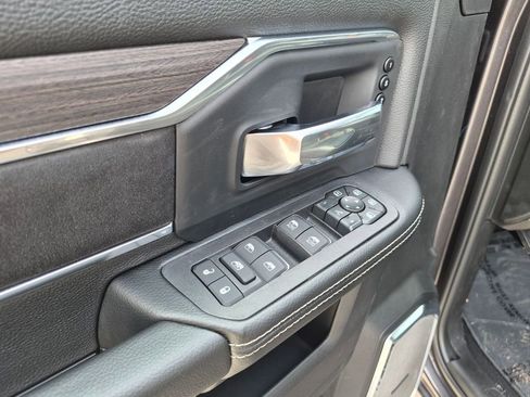 New 2026 RAM 2500 Laramie AWD/4WD image 12