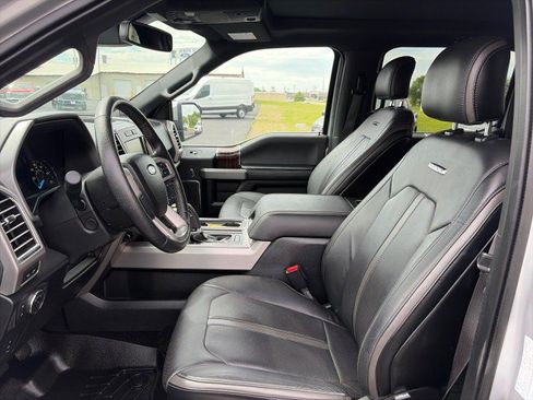 Used 2015 Ford F150 Platinum w/ Equipment Group 701A Luxury AWD/4WD image 9