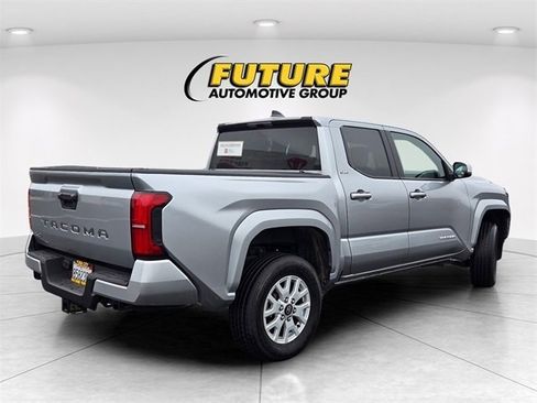 Certified 2024 Toyota Tacoma SR5 image 5