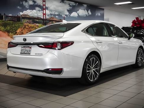Certified 2025 Lexus ES 300h w/ Premium Package FWD image 6