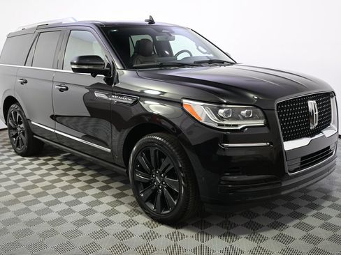 Used 2024 Lincoln Navigator Reserve w/ Equipment Group 201A AWD/4WD image 8