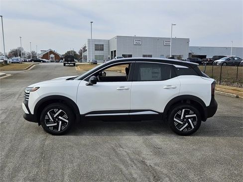 New 2026 Nissan Kicks SV w/ SV Premium Package image 4