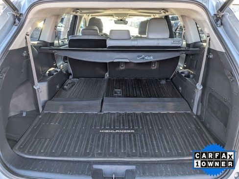 Used 2021 Toyota Highlander XLE AWD/4WD image 14